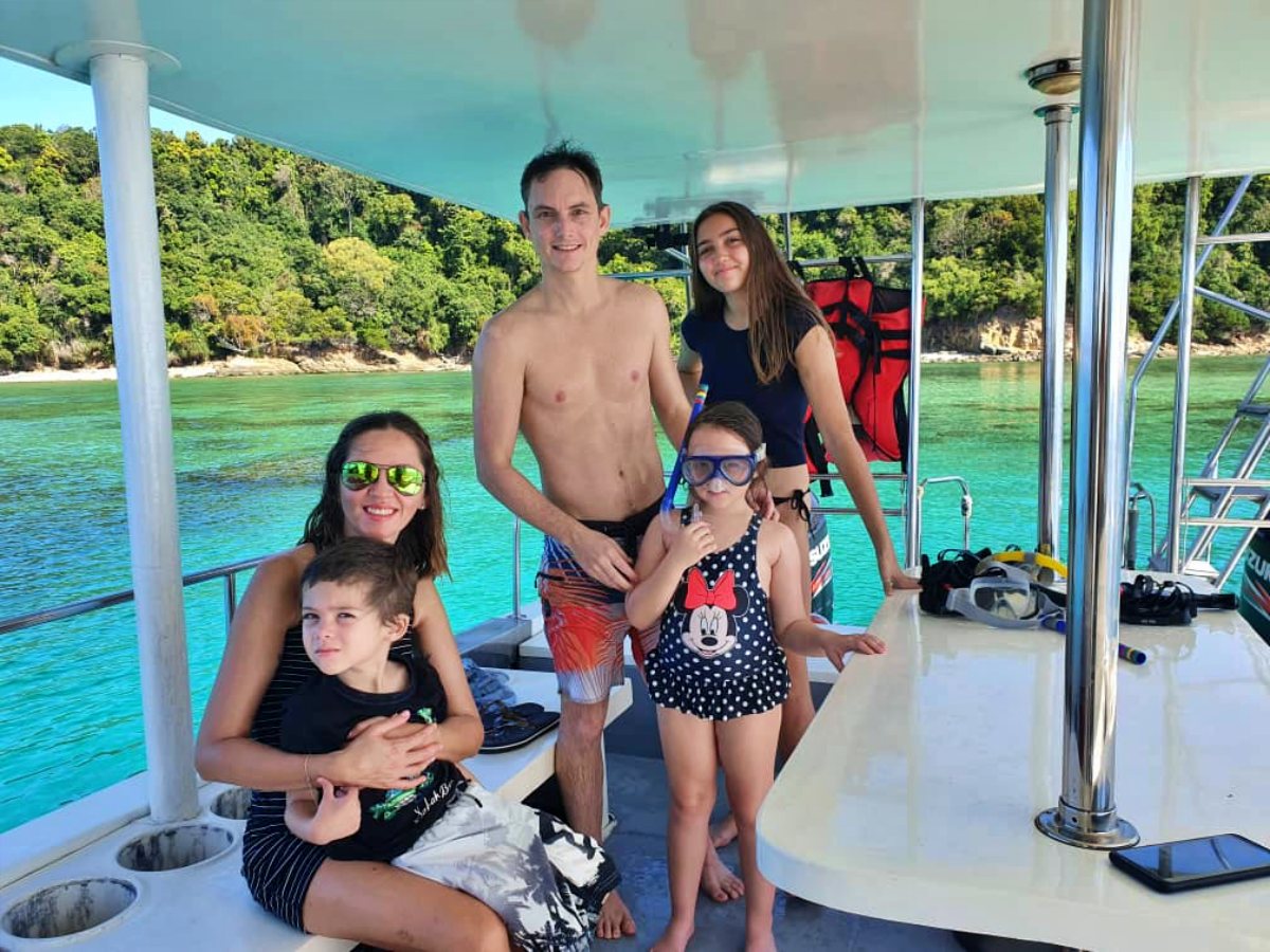 Fun Boat Snorkeling & Island Visit